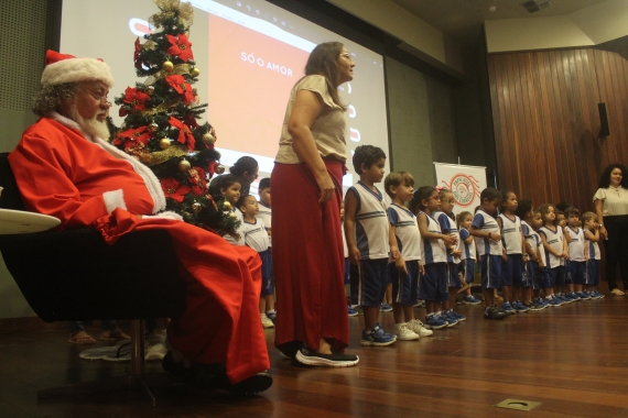 Siga o Papai Noel - Lucilia Diniz