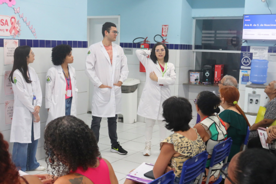 Outubro Rosa: unidade Dix-Sept Rosado oferece consultas, exames e vacinação às mulheres